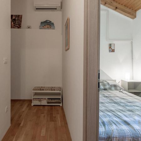 2 Bedroom Stunning Home In Bale Esterno foto