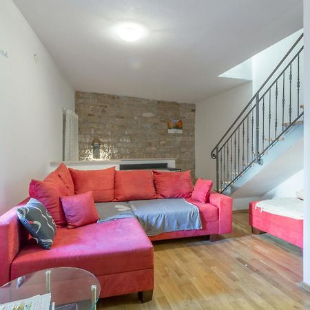 2 Bedroom Stunning Home In Bale Esterno foto