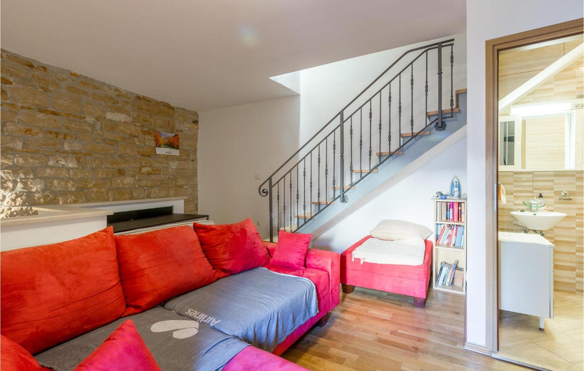 2 Bedroom Stunning Home In Bale Esterno foto
