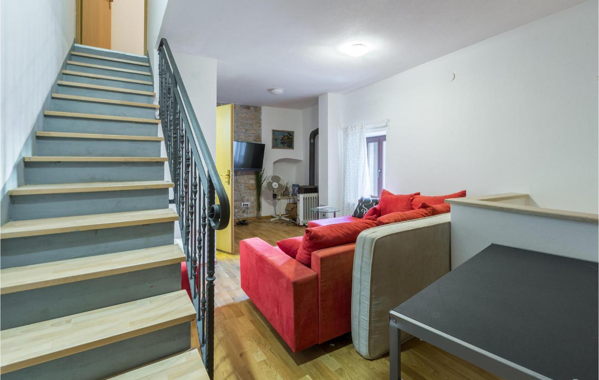2 Bedroom Stunning Home In Bale Esterno foto