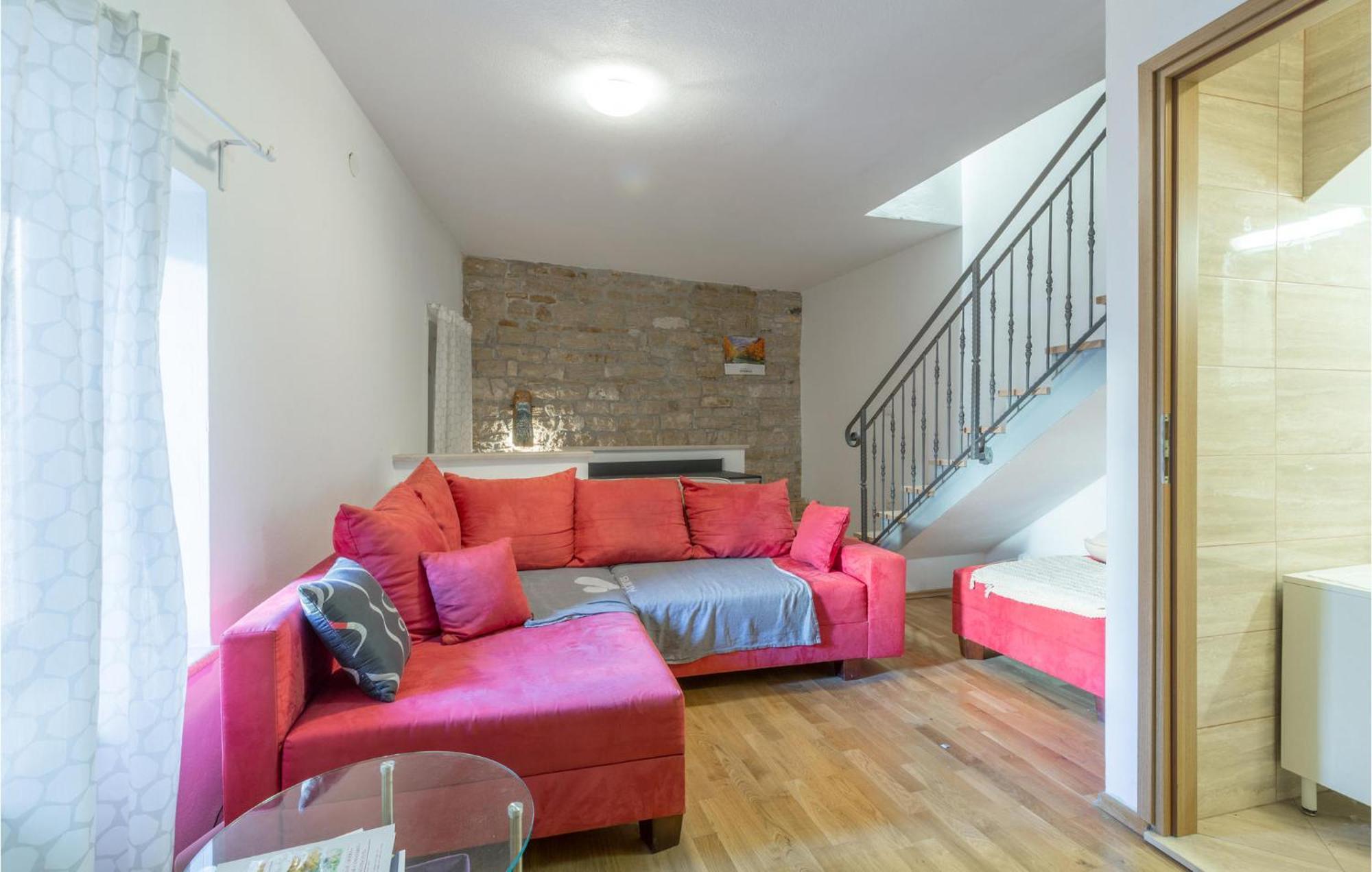 2 Bedroom Stunning Home In Bale Esterno foto
